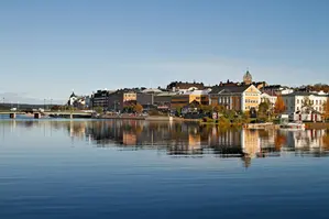 Staden Härnösand, sedd från vattnet.