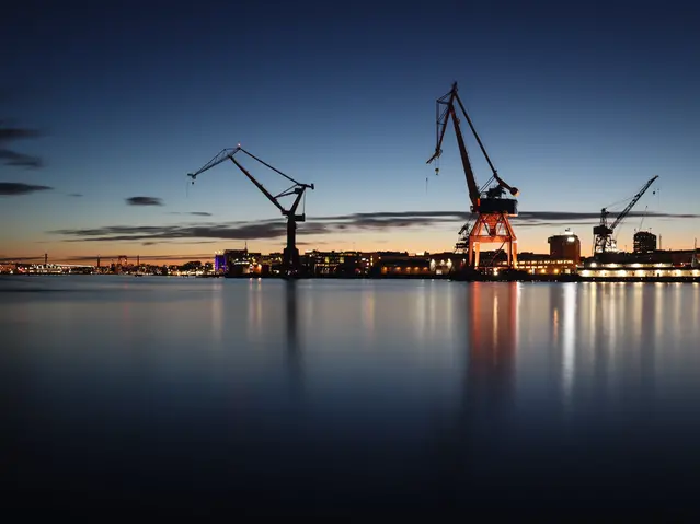 Kranar i hamnen i Göteborg.