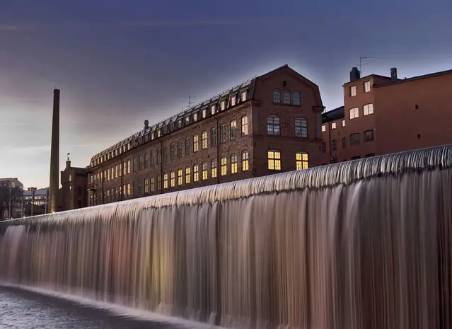 Vattenfall i centrala Norrköping.